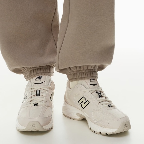 Unisex New Balance 530 Sneakers - Picture 1 of 5